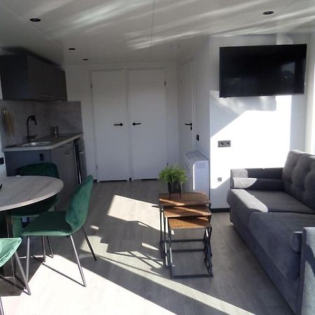 Modern Houseboat With Air Conditioning Located In Marina Uitgeest Esterno foto
