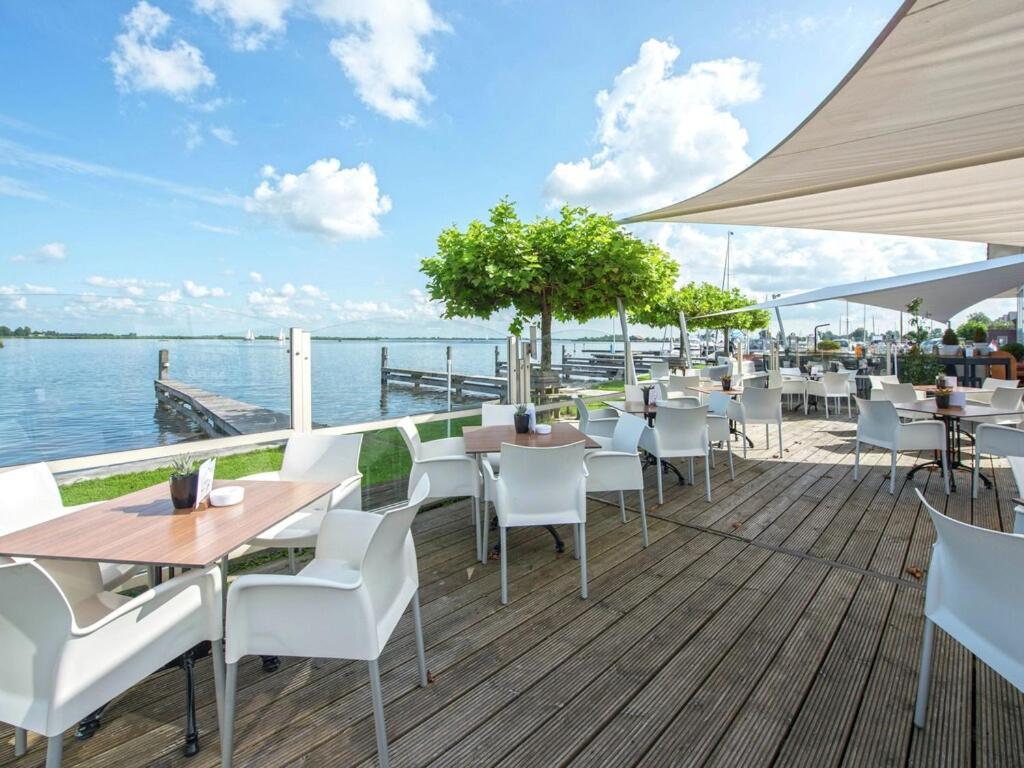 Modern Houseboat With Air Conditioning Located In Marina Uitgeest Esterno foto